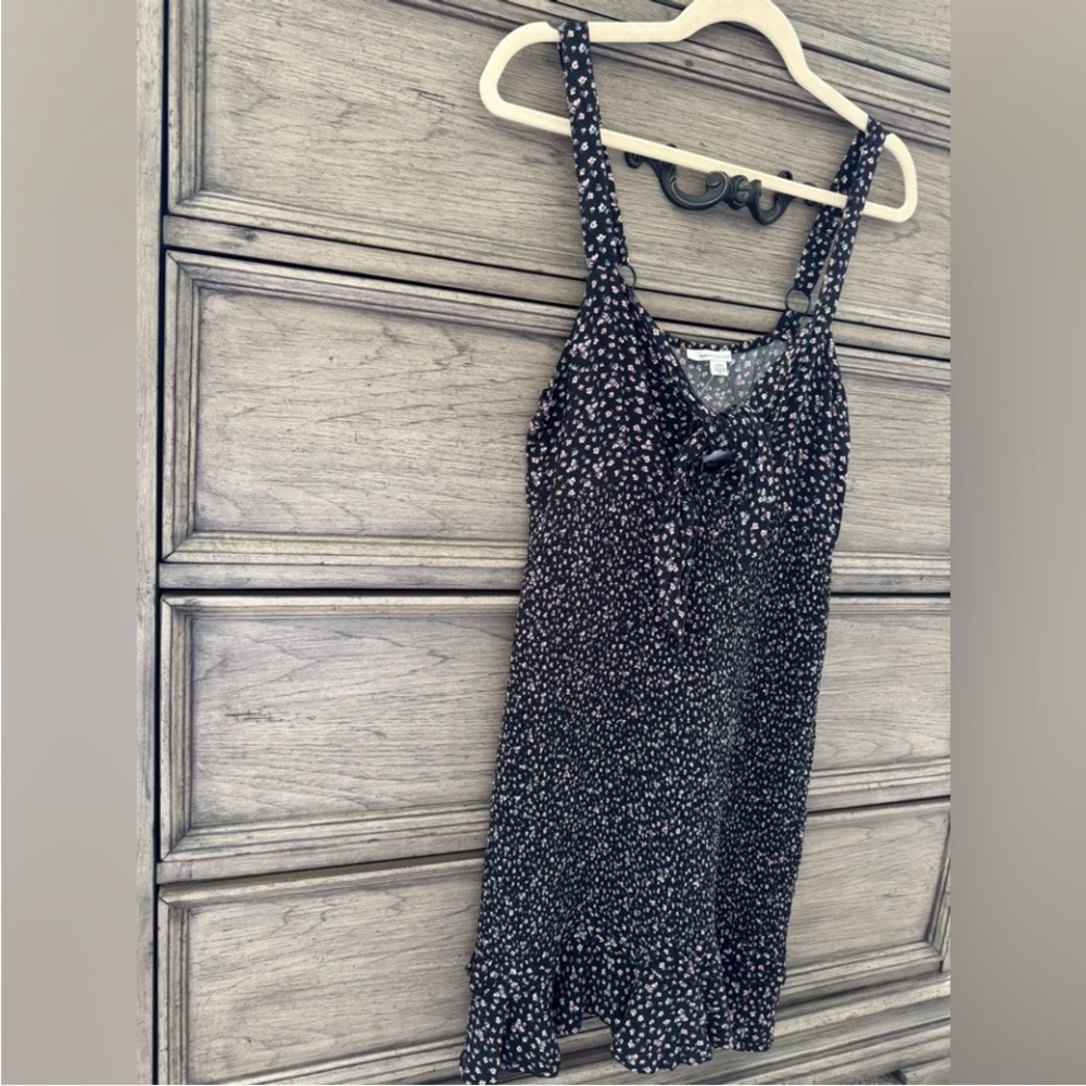 NEW American Eagle Floral Dress NWT Black Smocked Ruffle Hem Tie Front Medium - Picture 7 of 14
